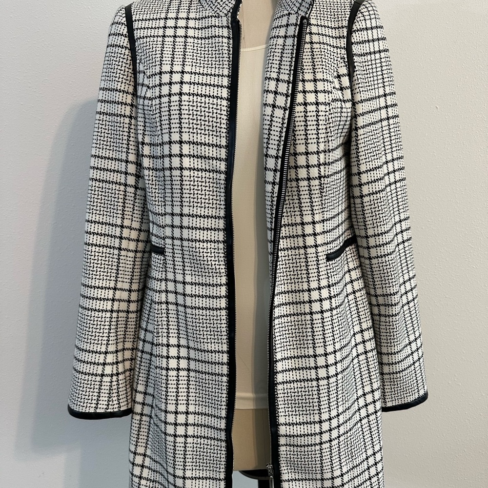 Coat - Picture 3 of 6